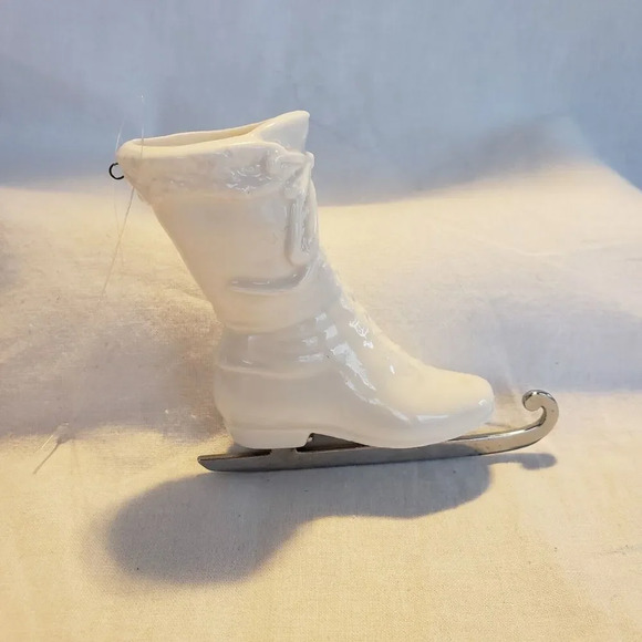 DEPT 56 VINTAGE SILVER FIGURE SKATE CHRISTMAS ORNAMENT PORCELAIN - Picture 3 of 7